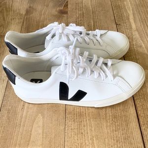 ⭐️Like New⭐️ Veja Esplar sneaker